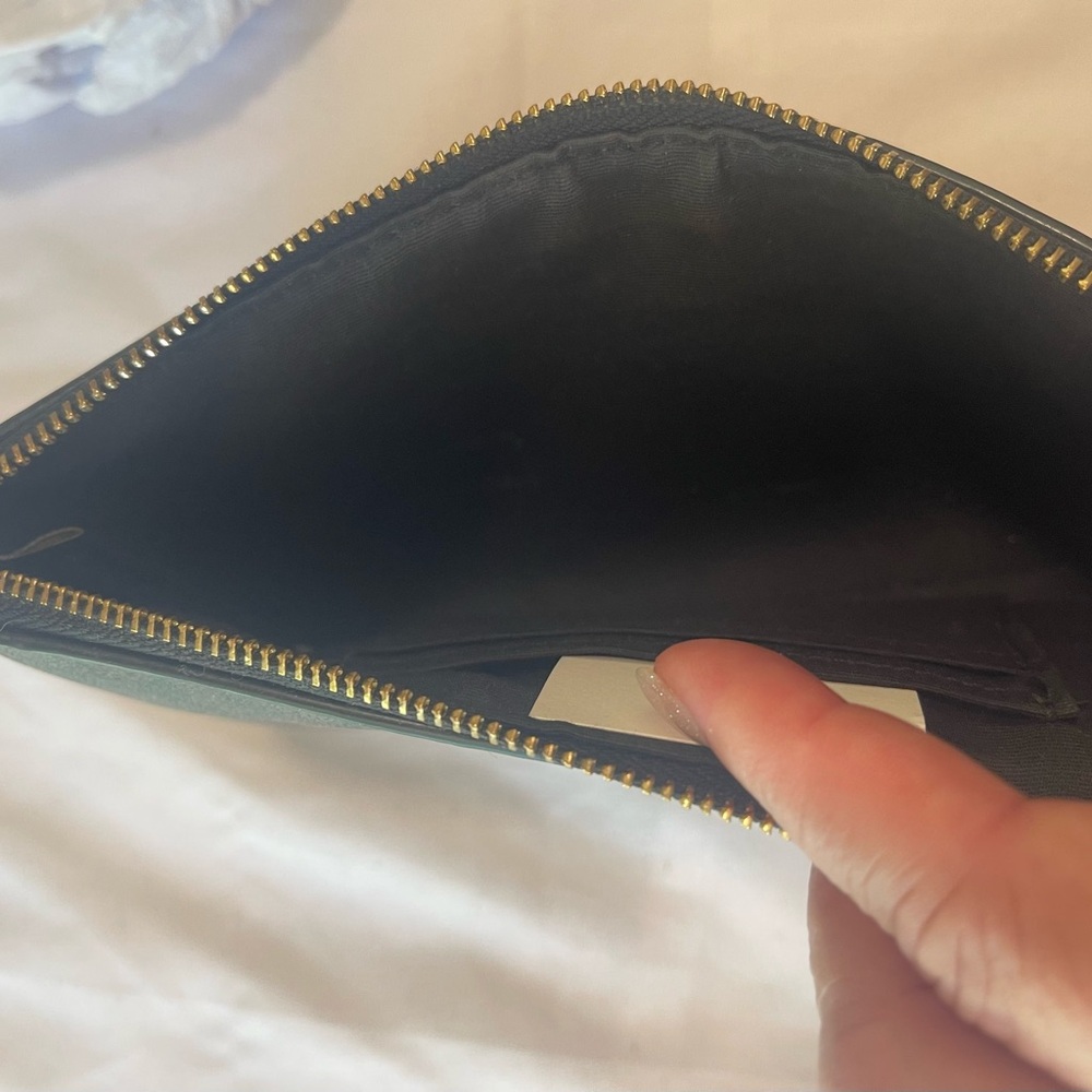Coach large corner Signature C Wristlet ❤️🔥corner and strap peeling pics 5&7 - Picture 6 of 7